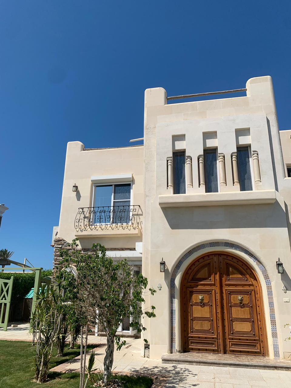 للبيع بقرية مارينا 7